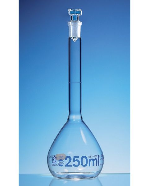 Brand GmbH & Co. KG Messkolben, USP, BLAUBRAND , Klasse A, DE-M, 2.000 ml, NS 29/32, Boro 3.3, mit Glasstopfen, USP-Chargenzertifikat, 1 St/Pkg