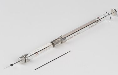 Hamilton 50 μl, Modell 1705 RN Neuros Spritze, 33 Gauge, 0-20 mm einstellbar, point style 4, max. Druck 1000 psig (68.9 bar), max. Temperatur 115°C / 