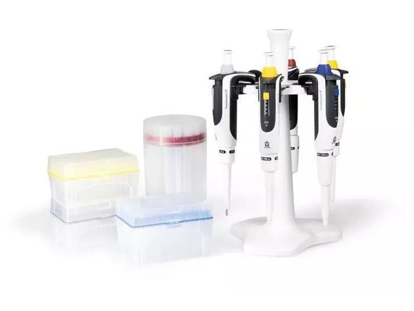 Brand GmbH & Co. KG Pipetten-Paket 1: 5 x Transferpette S variabel, (2,5/10/20/200/1000 μl), 3 x TipBox Tips, 6er-Rondell, DE-M